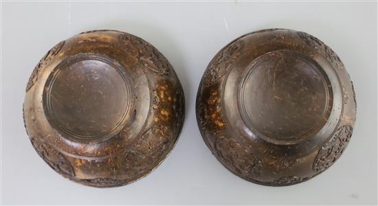 A pair of Chinese coconut bowls, 18th century, D. 12cm